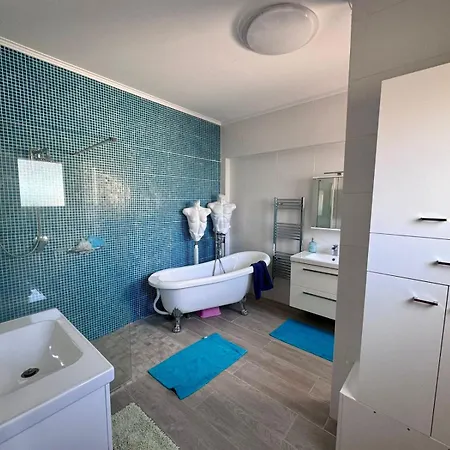 4 Bedroom Bungalow - Huge Outdoor ! Private Pool ! Peyia Exterior photo
