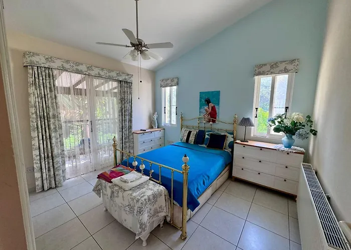 4 Bedroom Bungalow - Huge Outdoor ! Private Pool !