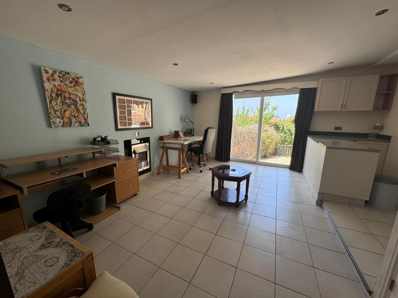 4 Bedroom - Huge Outdoor ! Private Pool !