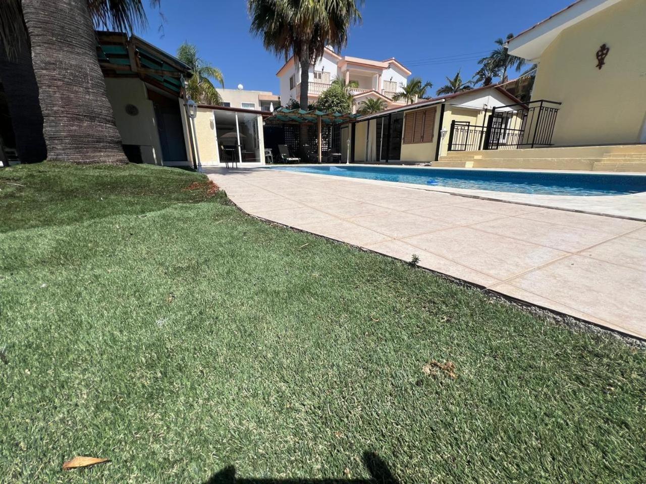 4 Bedroom - Huge Outdoor ! Private Pool ! Villa